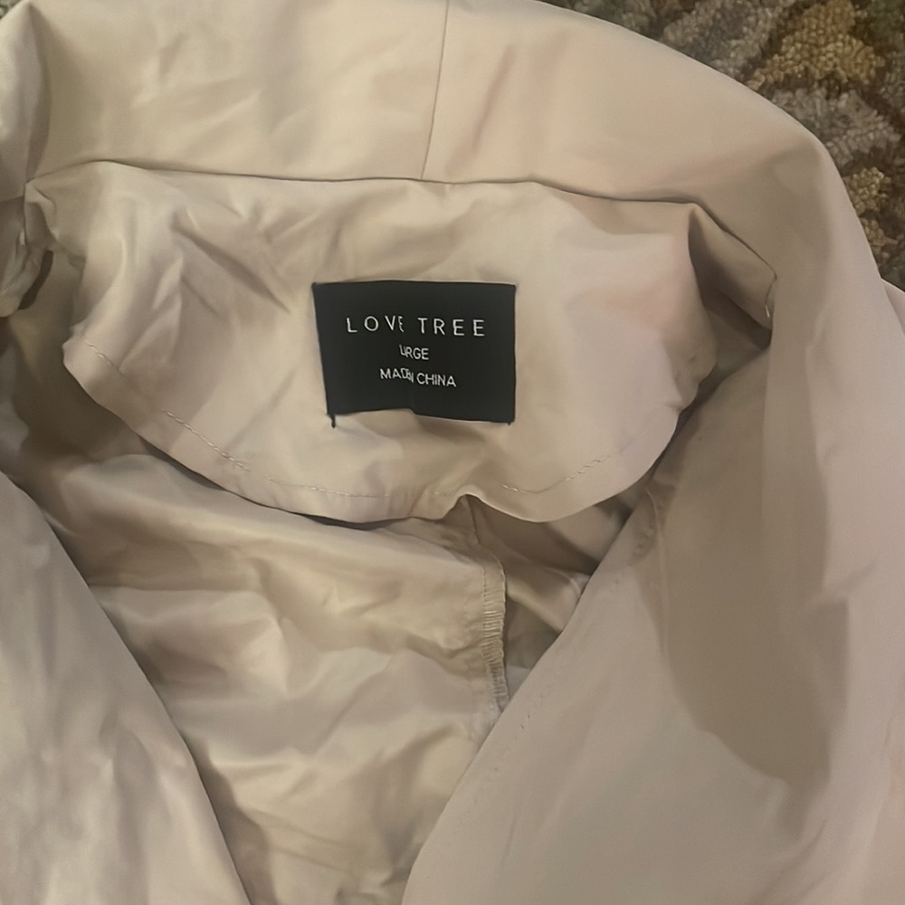 Ladies tan jacket. Size large. EUC. - Picture 5 of 6
